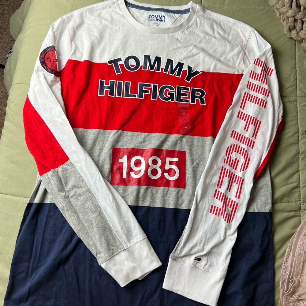NWOT Tommy Hilfiger Logo Long Sleeve Tshirt
